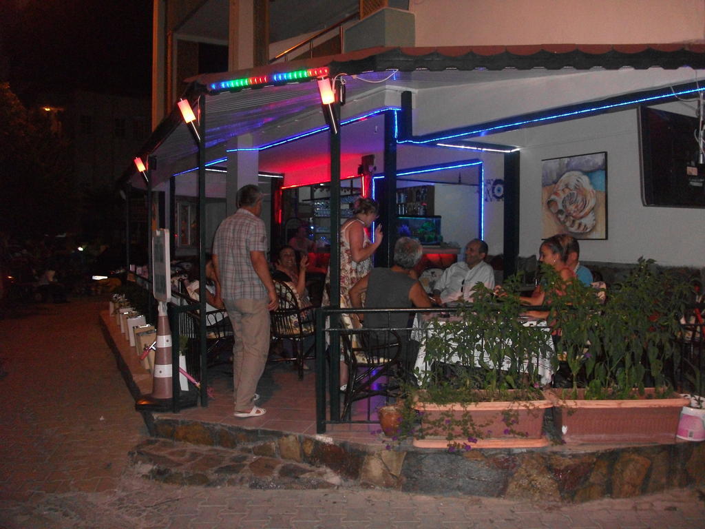 Delphin Hotel Side Exterior photo