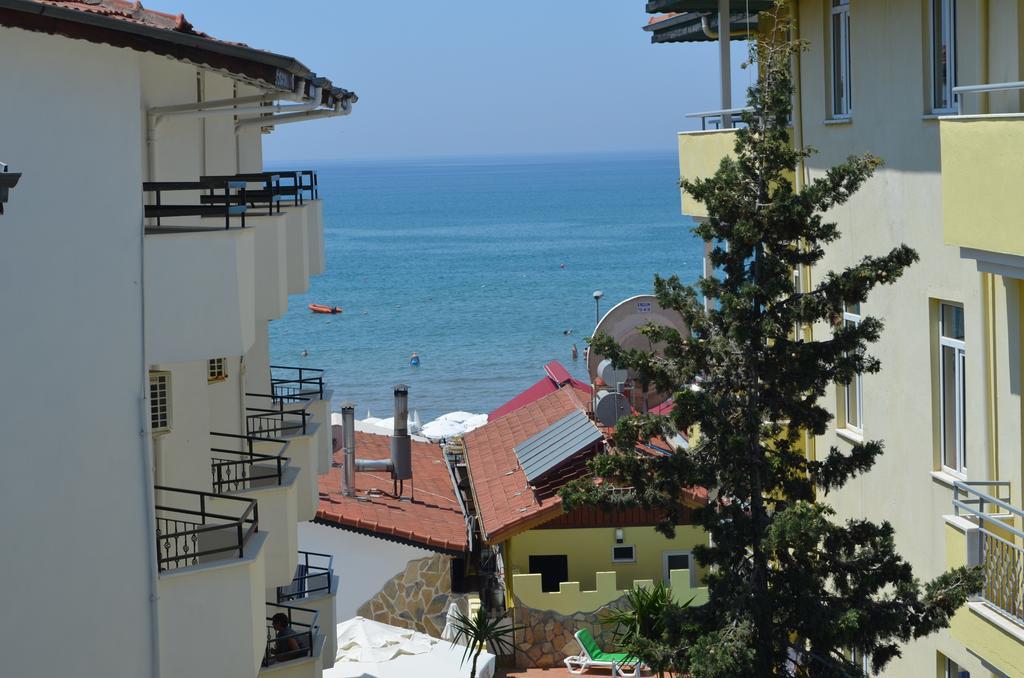 Delphin Hotel Side Exterior photo